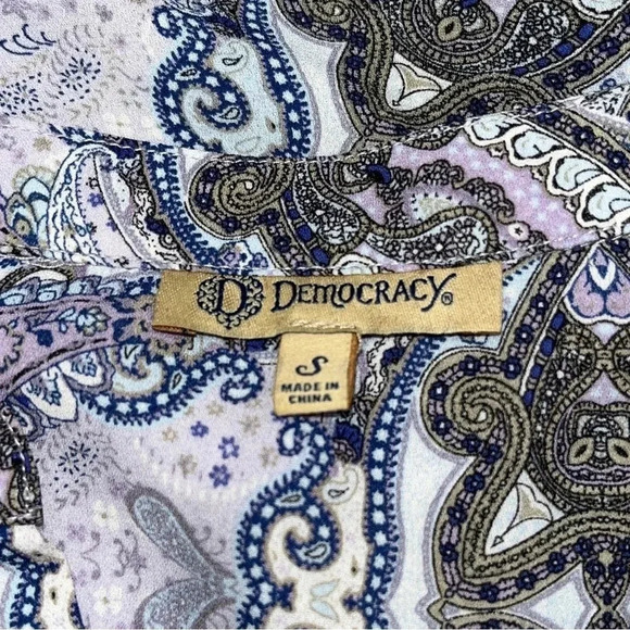 Democracy paisley 3/4 button front blouse with ruffle back in a blue/ purple - Picture 10 of 11
